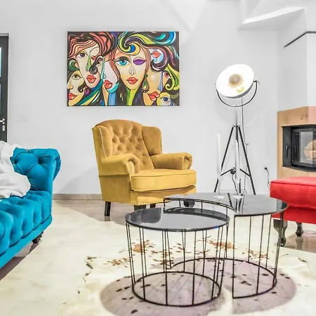 Decor Creates A Stylish But Relaxing Almosphere Mellieħa