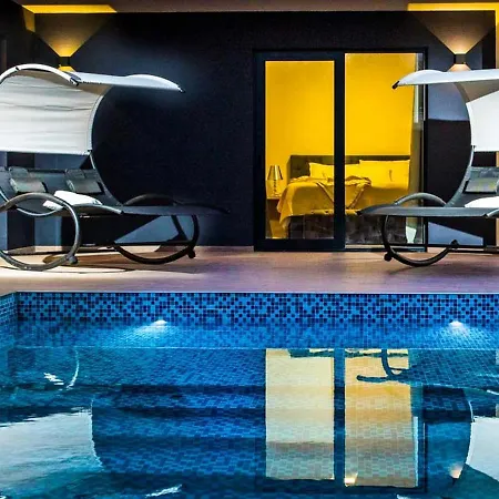 Decor Creates A Stylish But Relaxing Almosphere * 멜리에하